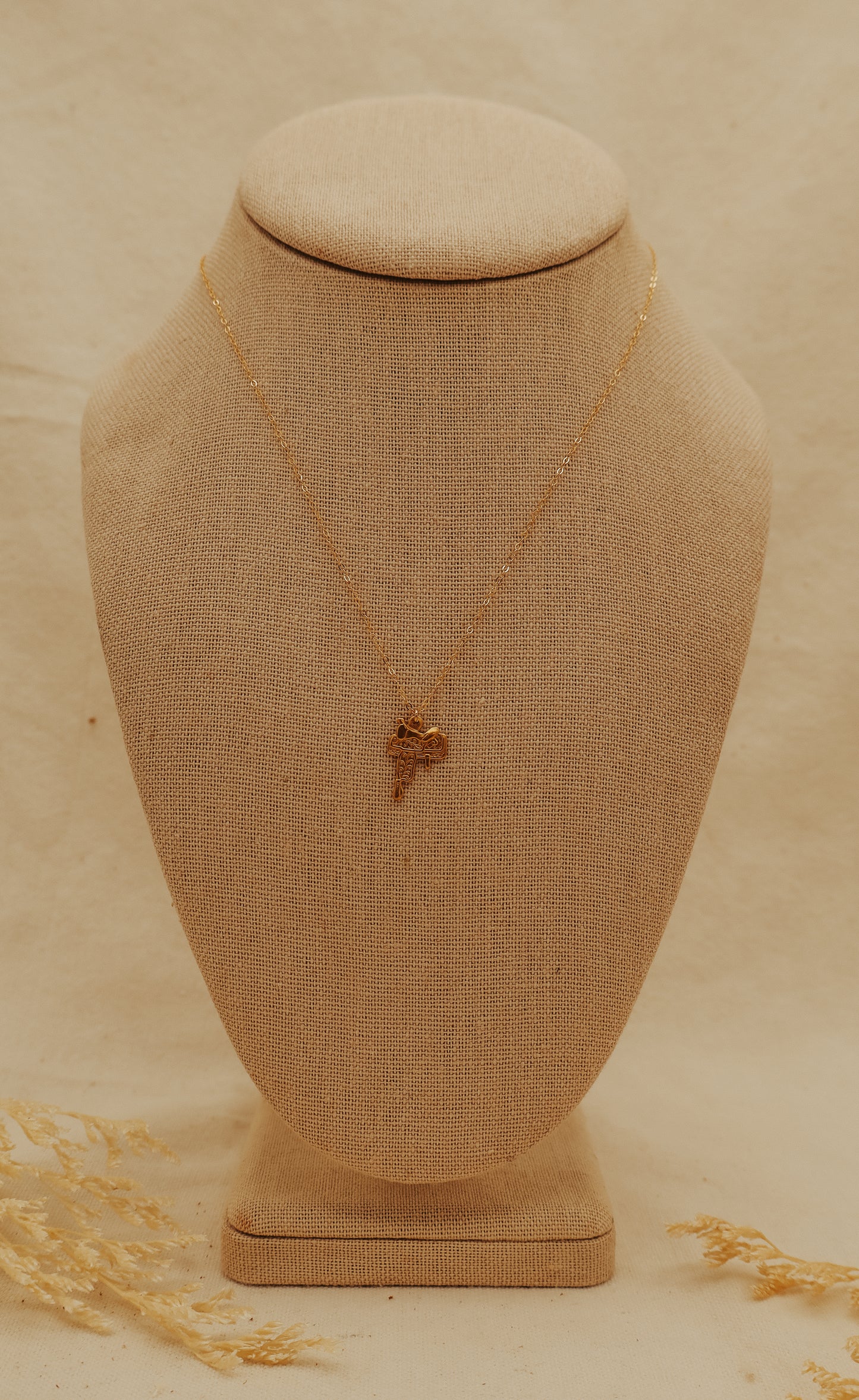The Saddle Necklace
