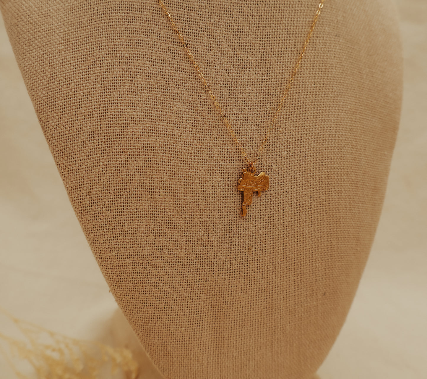The Saddle Necklace