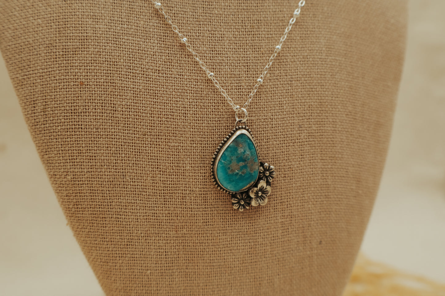 The Daisy Necklace