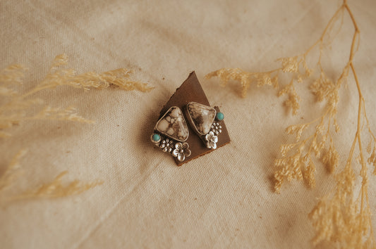 The Amelia Studs