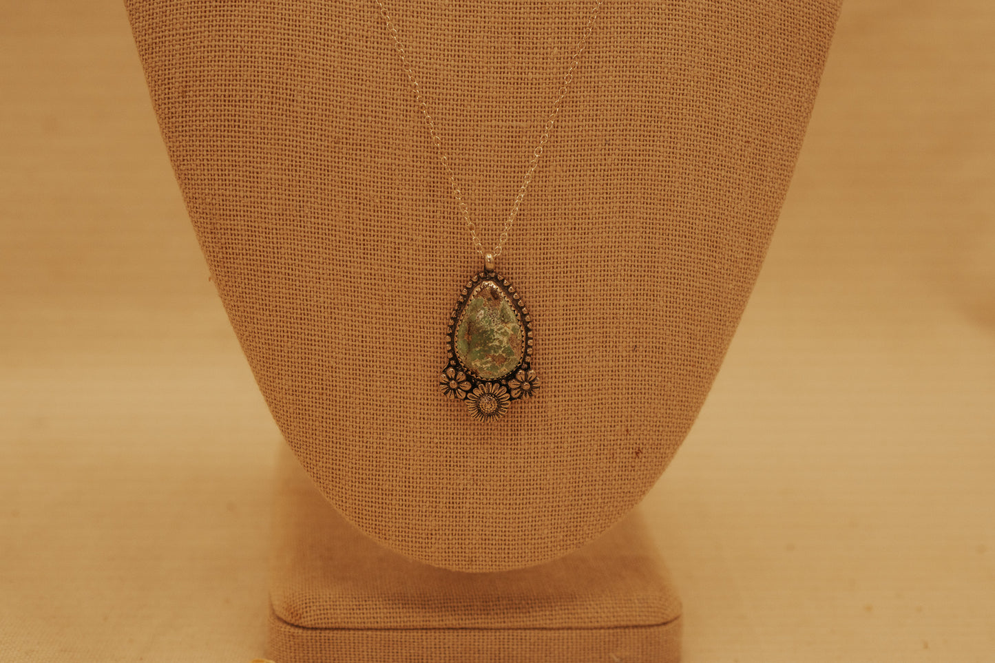 The Daisy Necklace