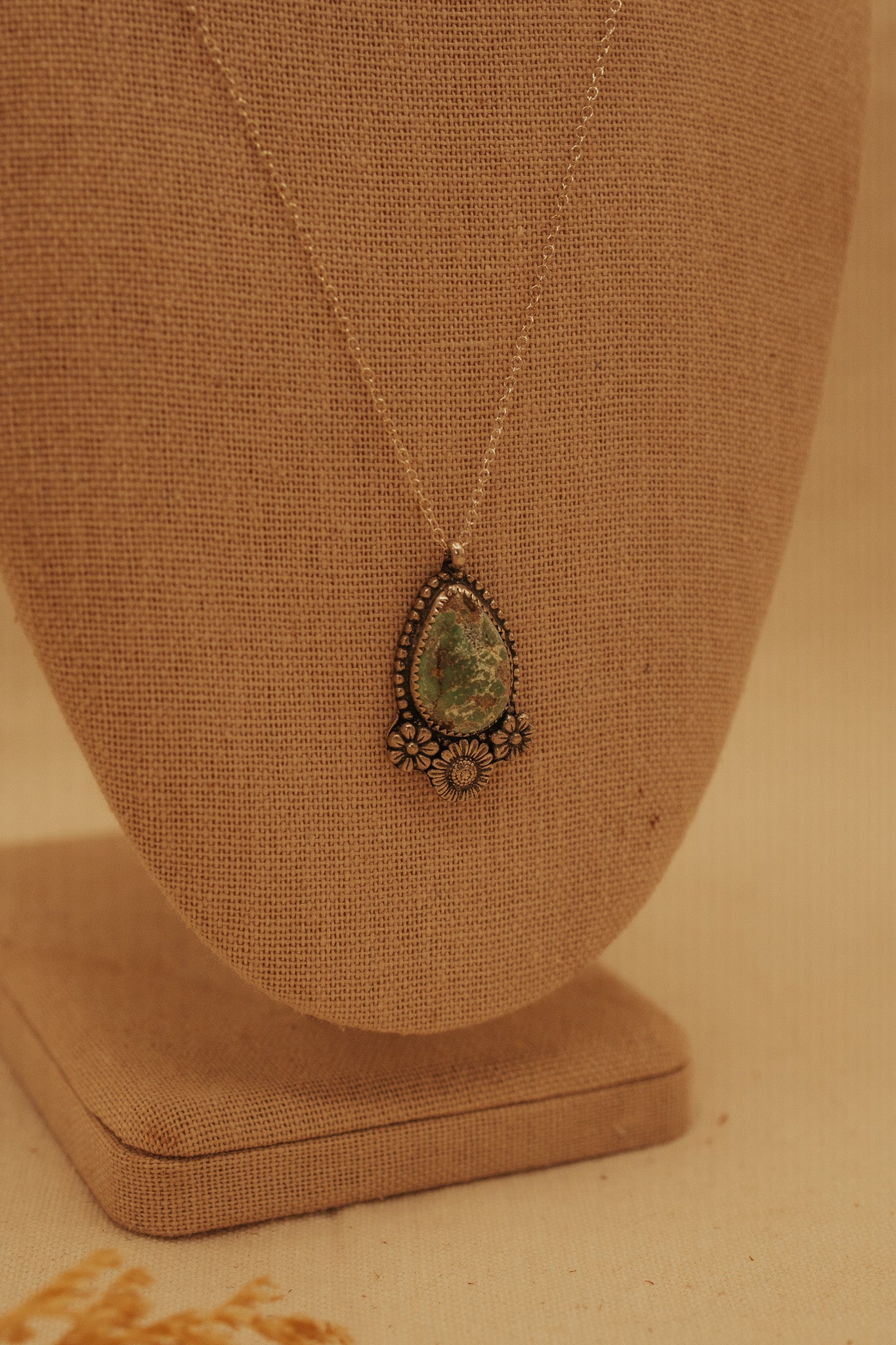 The Daisy Necklace