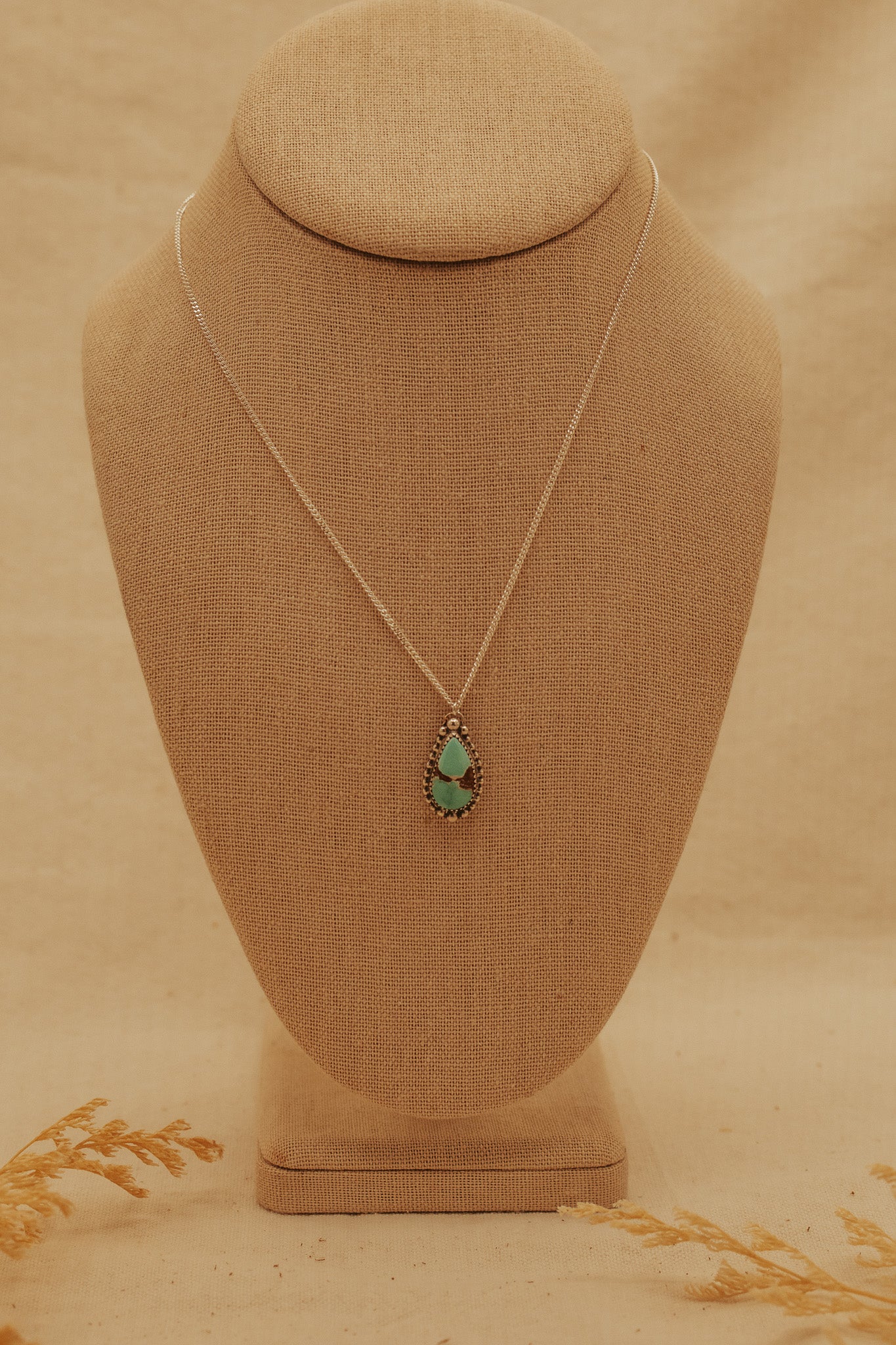 The Iris Necklace