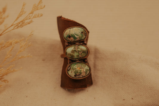 The Winslie Ring - SIZE 9