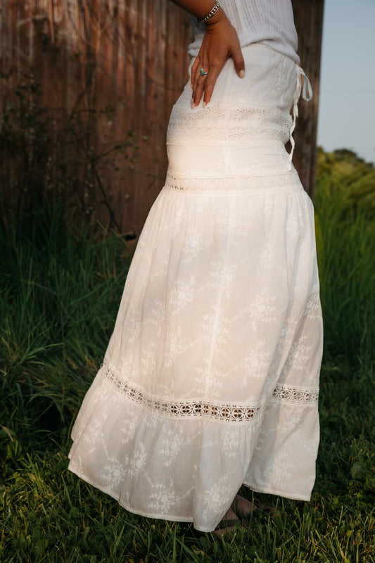 The Prairie Lace Skirt - size small